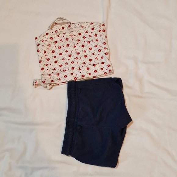Girl's halter top and shorts, not a set Sz 4T - Picture 2 of 4